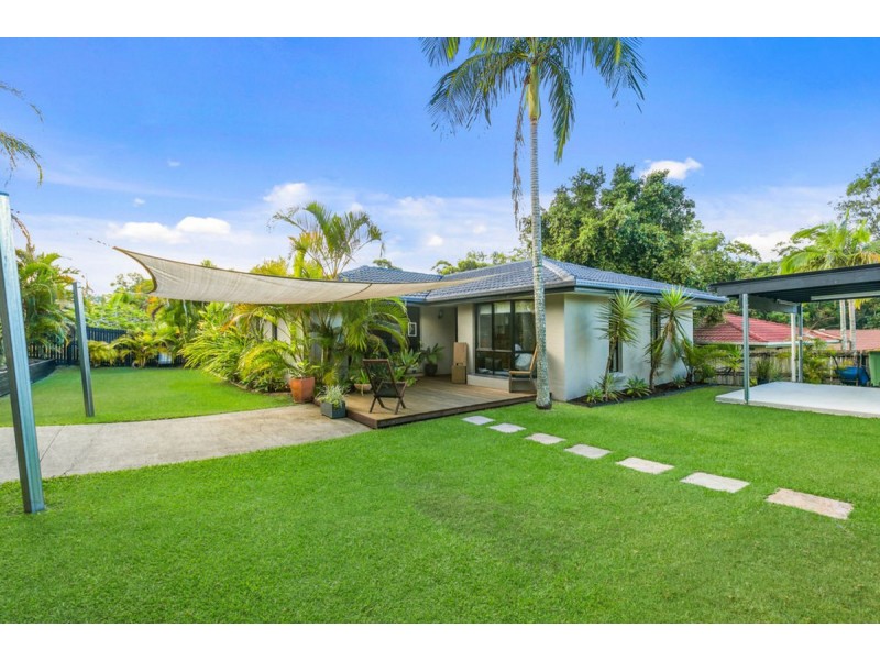2 Richard Crescent, Highland Park QLD 4211
