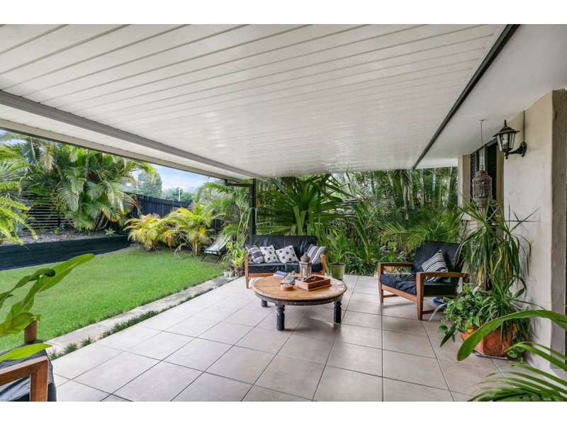 2 Richard Crescent, Highland Park QLD 4211