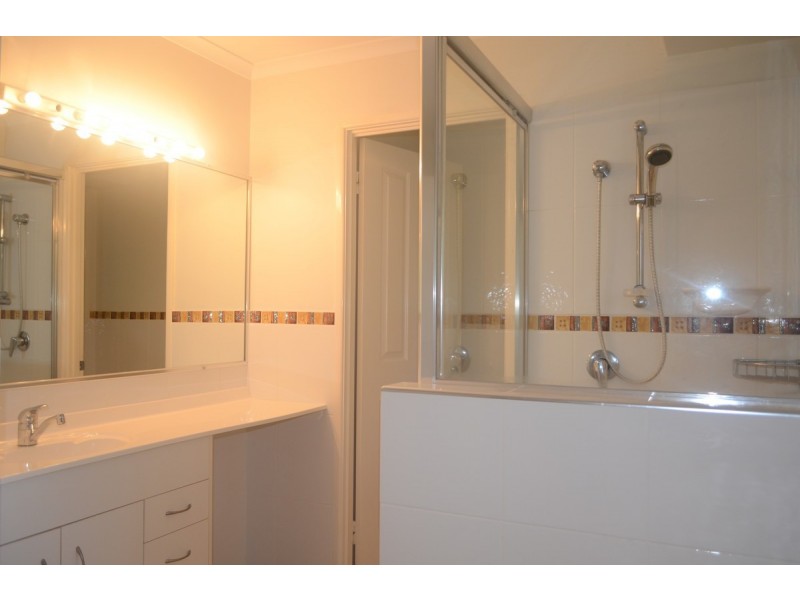 71 Chisholm Road, Carrara QLD 4211