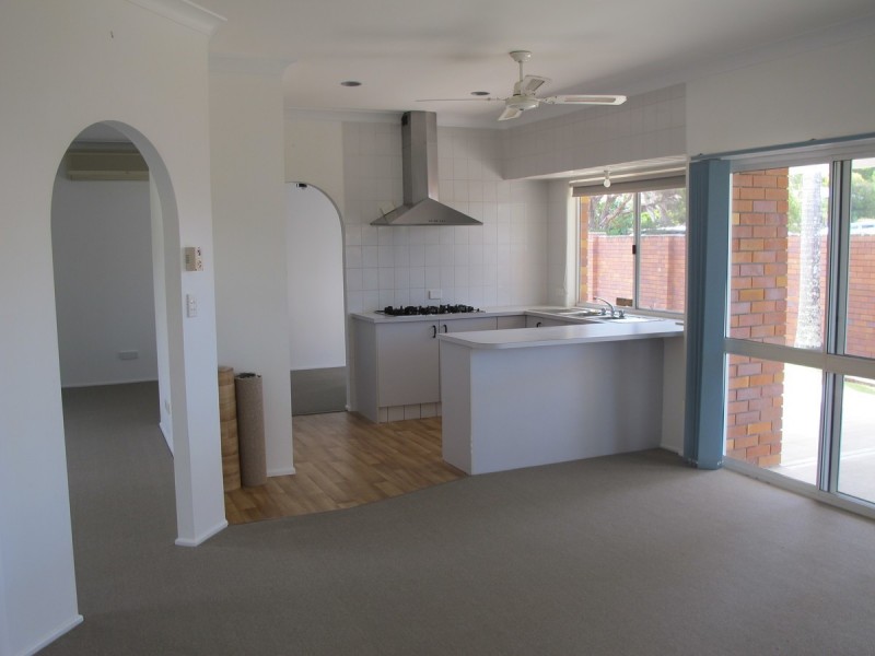 2 Loxton Court, Helensvale QLD 4212