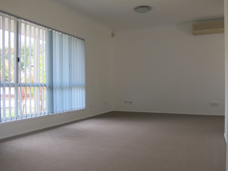 2 Loxton Court, Helensvale QLD 4212