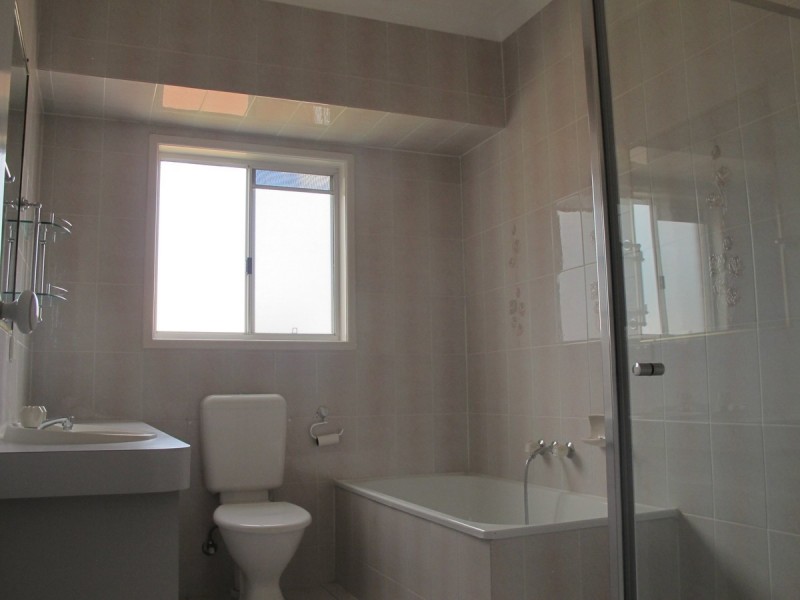 2 Loxton Court, Helensvale QLD 4212