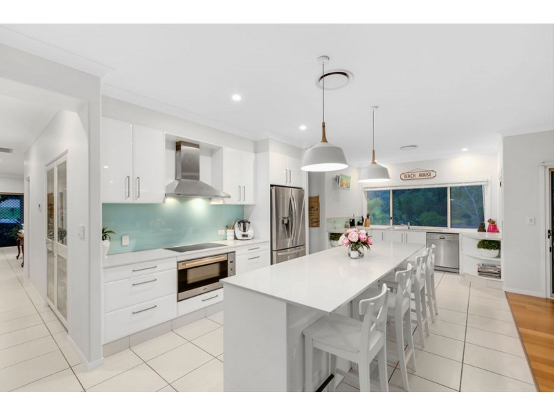 4 Honey Eater Court, Gilston QLD 4211