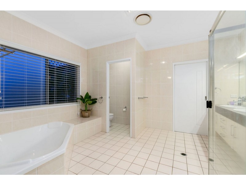 4 Honey Eater Court, Gilston QLD 4211