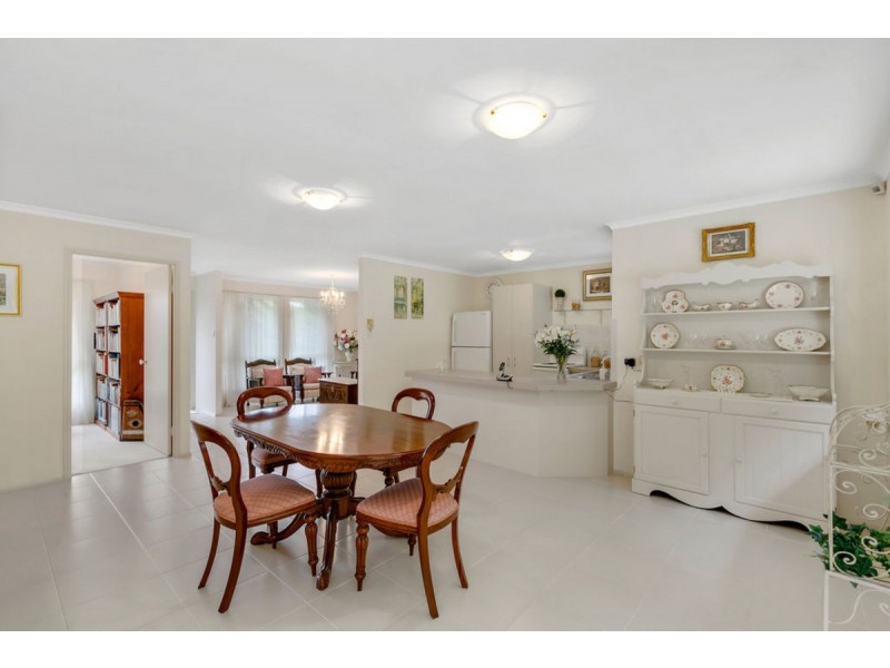 8 Saxon Court, Nerang QLD 4211