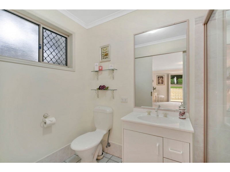 8 Saxon Court, Nerang QLD 4211