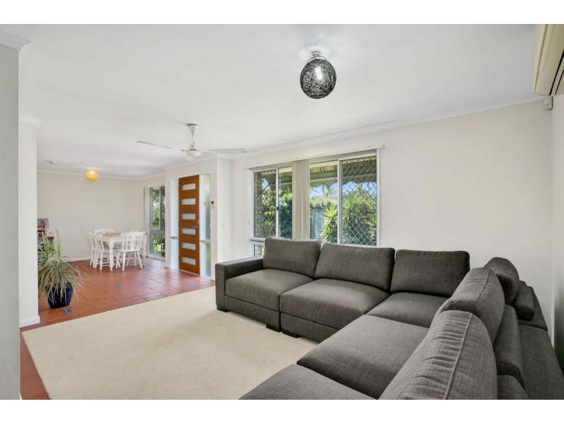 16 Sharne Court, Carrara QLD 4211