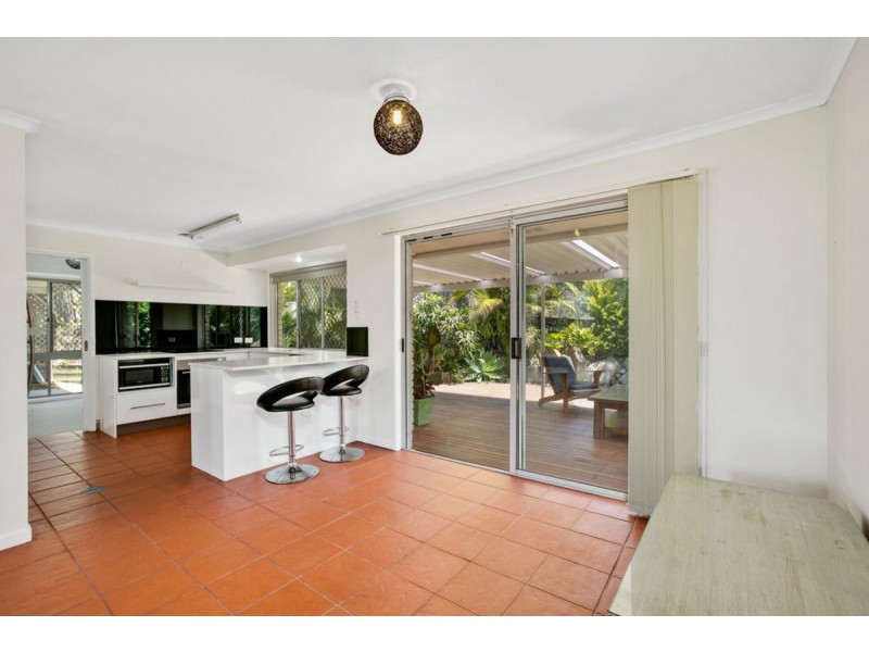 16 Sharne Court, Carrara QLD 4211