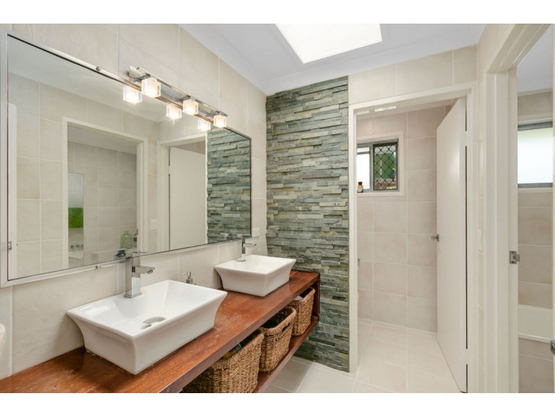 75 Nerang River Drive, Nerang QLD 4211