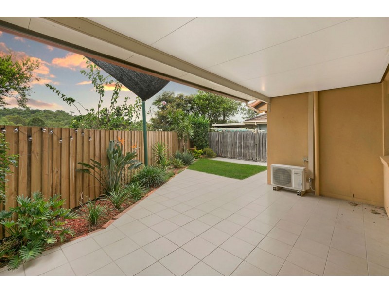 10 Rhiannon Drive, Ashmore QLD 4214