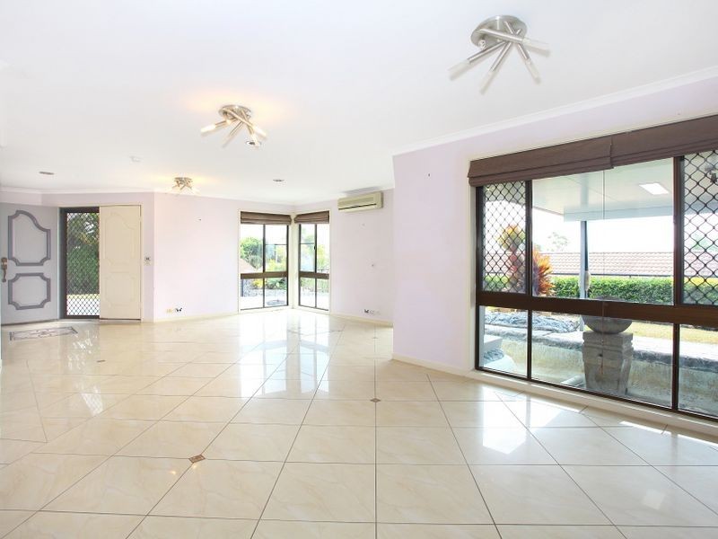 12 Kincaid Drive, Highland Park QLD 4211