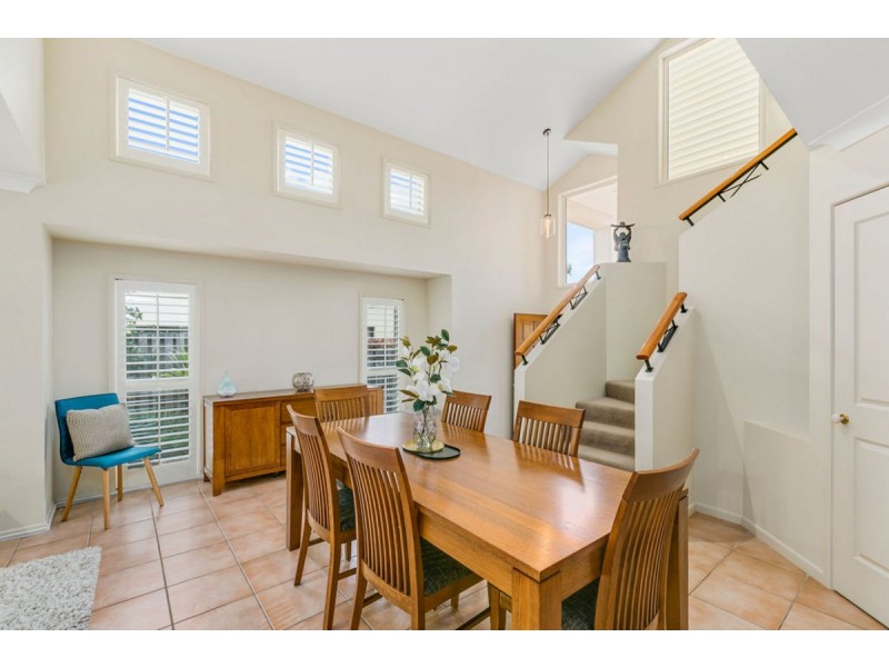 2/14 Riverwood Drive, Ashmore QLD 4214