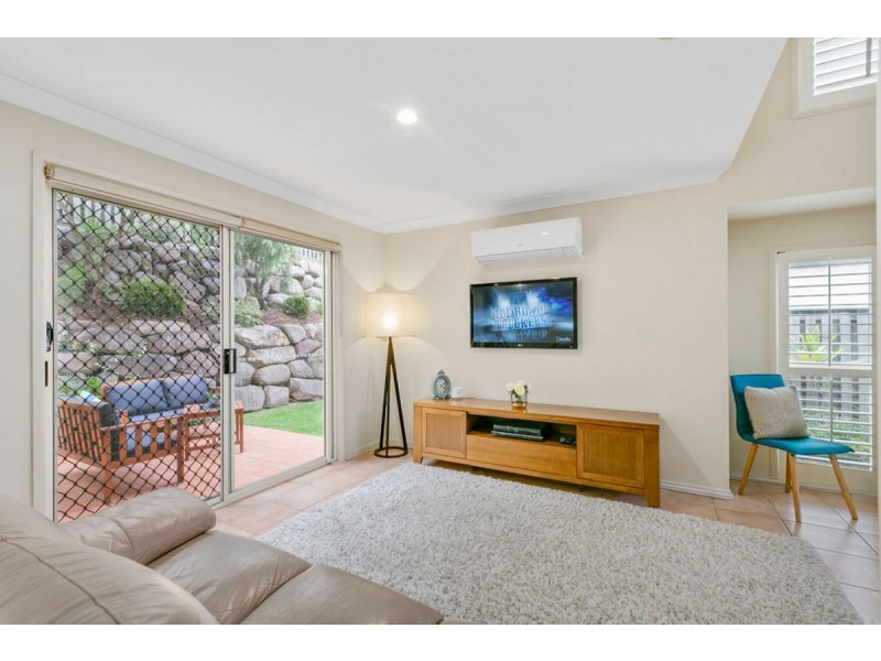 2/14 Riverwood Drive, Ashmore QLD 4214