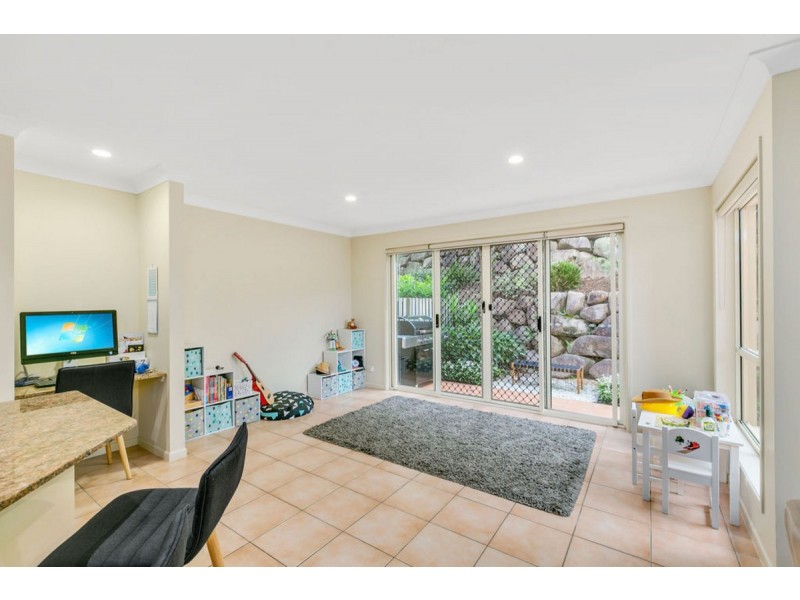 2/14 Riverwood Drive, Ashmore QLD 4214