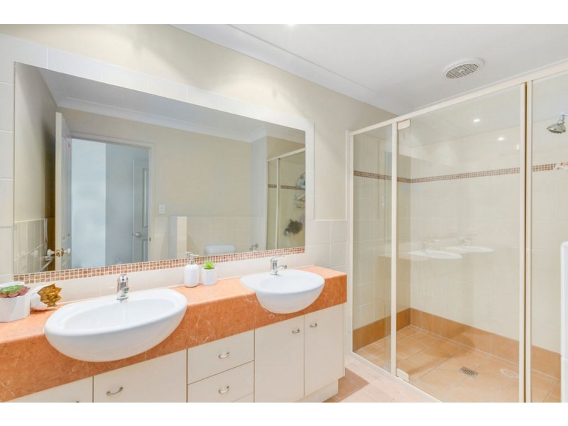 2/14 Riverwood Drive, Ashmore QLD 4214