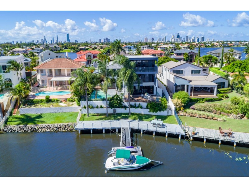 31 San Simeon Drive, Clear Island Waters QLD 4226