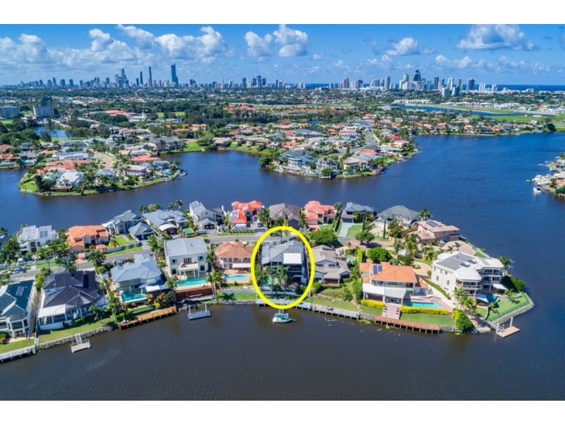 31 San Simeon Drive, Clear Island Waters QLD 4226