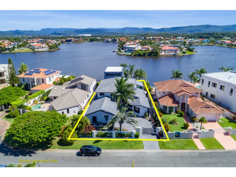 31 San Simeon Drive, Clear Island Waters QLD 4226