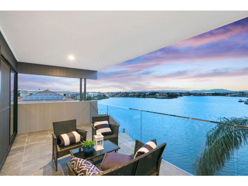 31 San Simeon Drive, Clear Island Waters QLD 4226