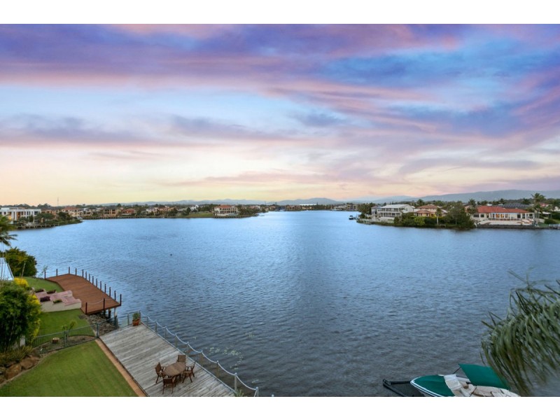 31 San Simeon Drive, Clear Island Waters QLD 4226