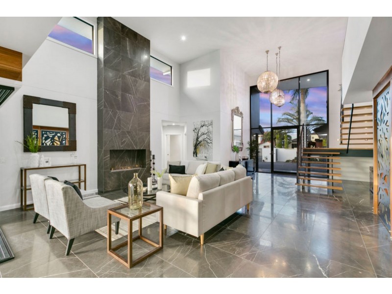 31 San Simeon Drive, Clear Island Waters QLD 4226