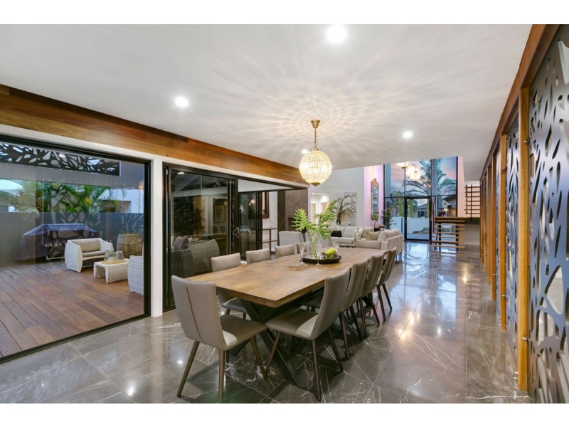 31 San Simeon Drive, Clear Island Waters QLD 4226