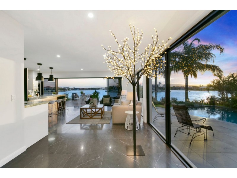 31 San Simeon Drive, Clear Island Waters QLD 4226