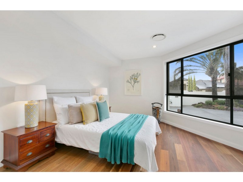 31 San Simeon Drive, Clear Island Waters QLD 4226