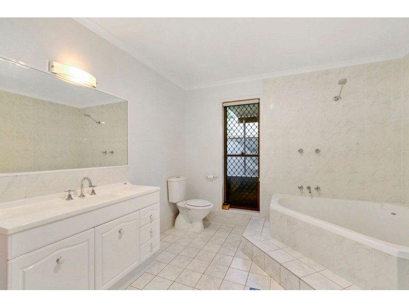 20 Merloo Drive, Nerang QLD 4211