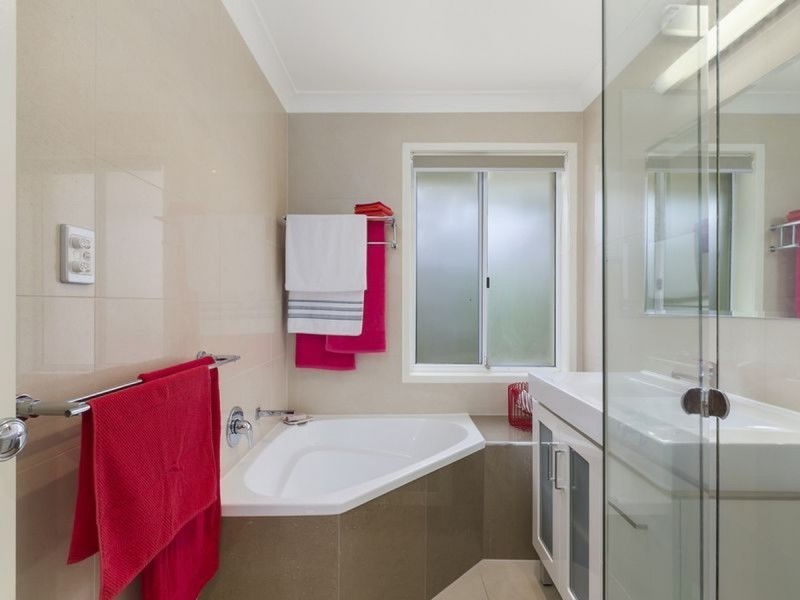 17 Foxhill Court, Carrara QLD 4211