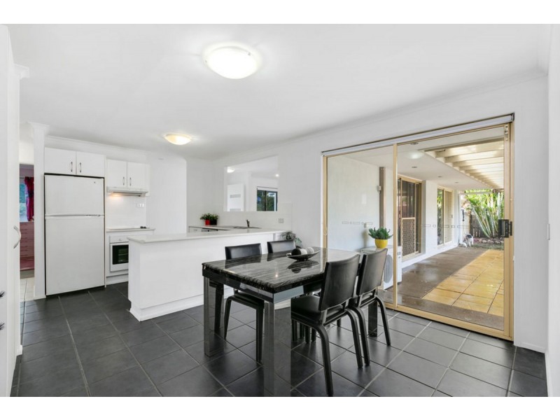 11 Issell Place, Highland Park QLD 4211