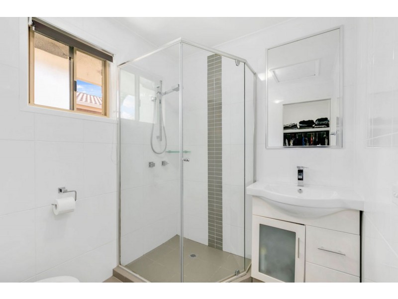 11 Issell Place, Highland Park QLD 4211