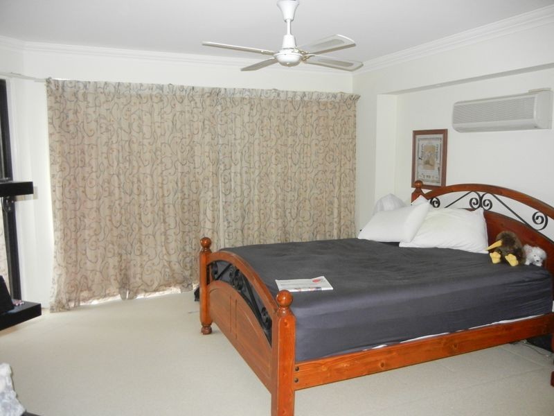 8 Mercure Place, Highland Park QLD 4211