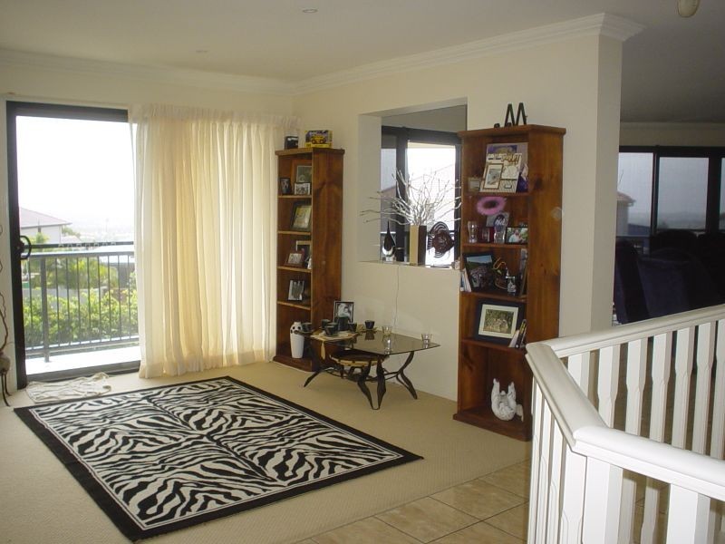 8 Mercure Place, Highland Park QLD 4211