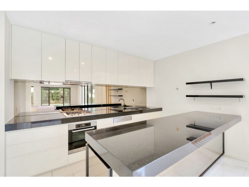 10015 The Boulevard, Benowa QLD 4217