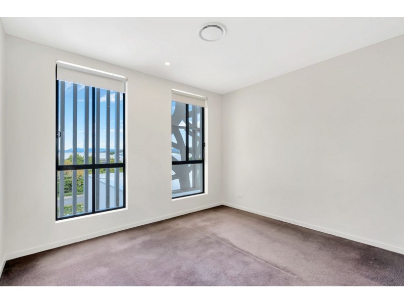 10015 The Boulevard, Benowa QLD 4217