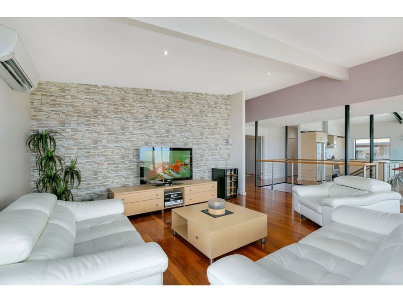 115 Armstrong Way, Highland Park QLD 4211