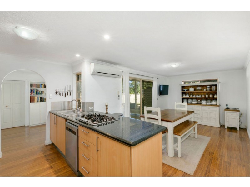 3 Kenneth Drive, Highland Park QLD 4211