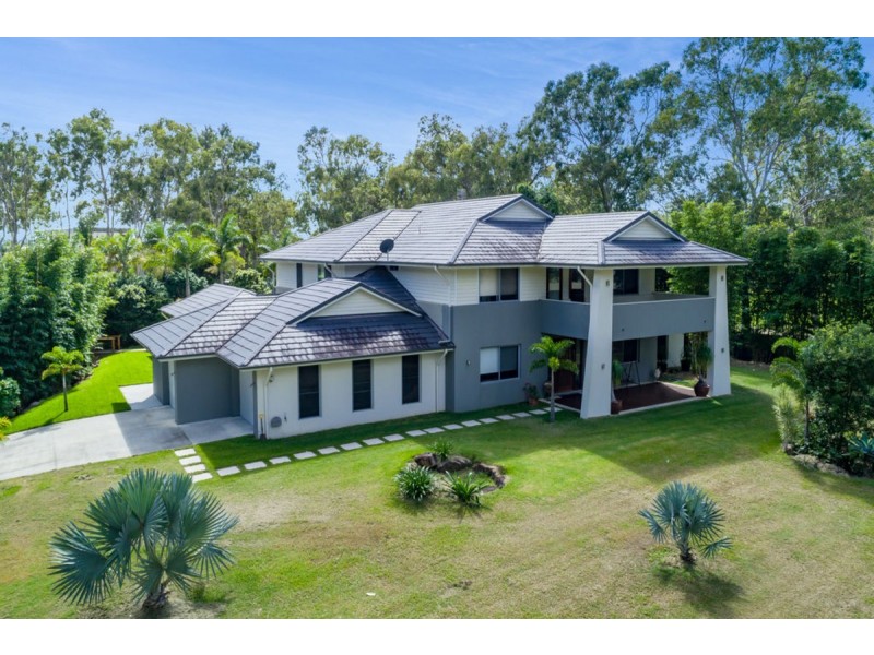 147 Crescent Avenue, Hope Island QLD 4212