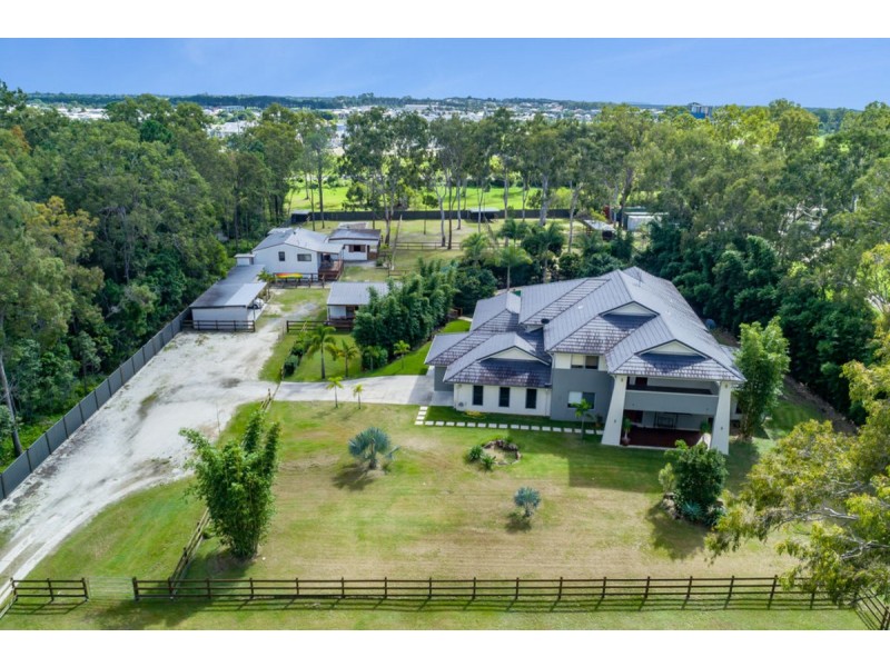 147 Crescent Avenue, Hope Island QLD 4212