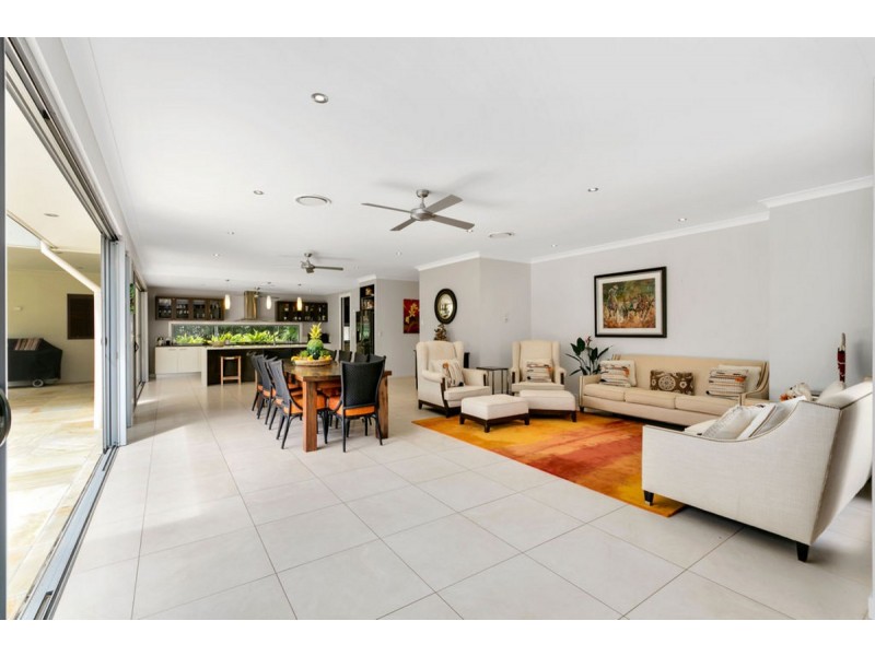 147 Crescent Avenue, Hope Island QLD 4212