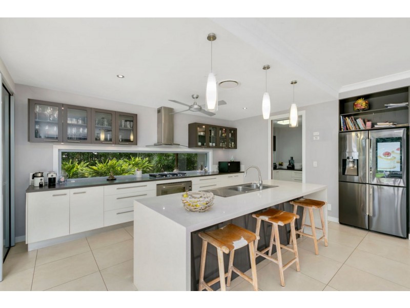 147 Crescent Avenue, Hope Island QLD 4212