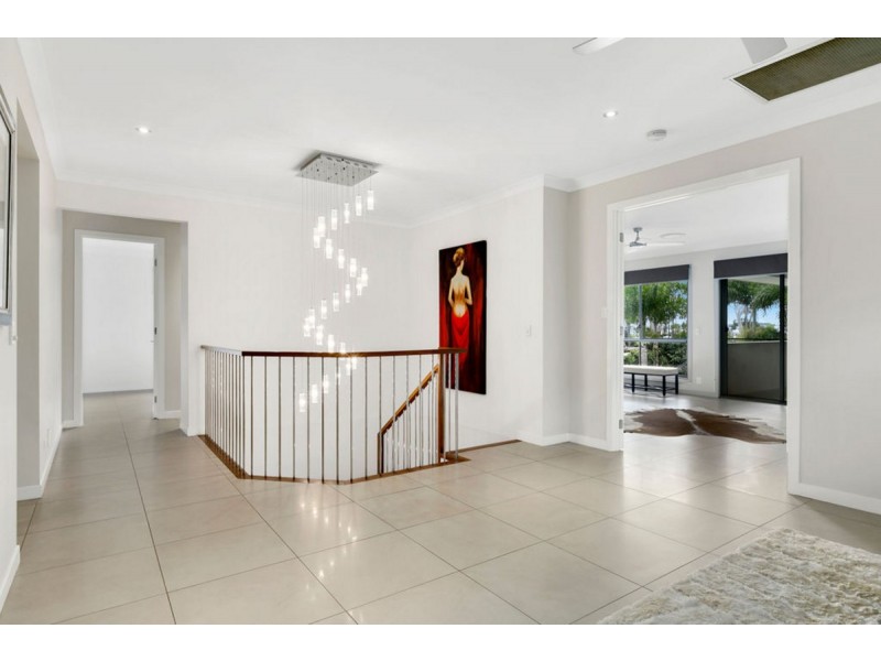 147 Crescent Avenue, Hope Island QLD 4212