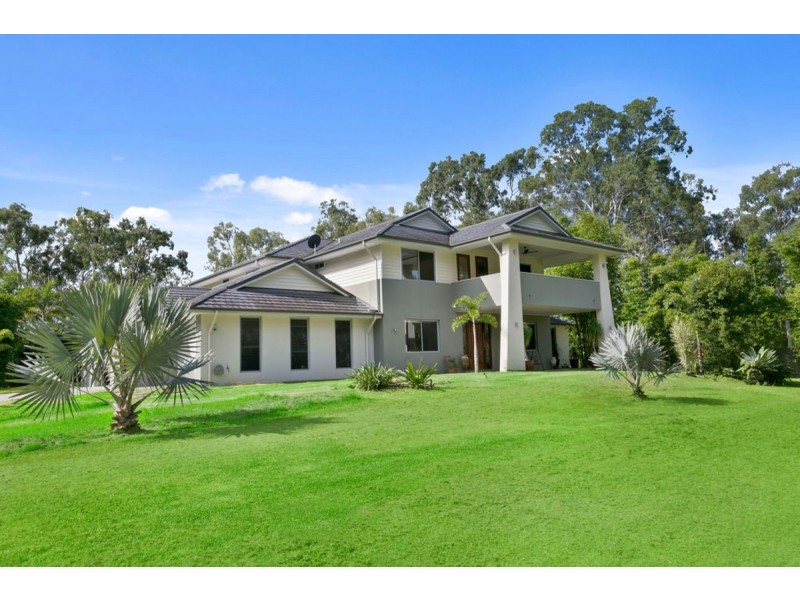 147 Crescent Avenue, Hope Island QLD 4212