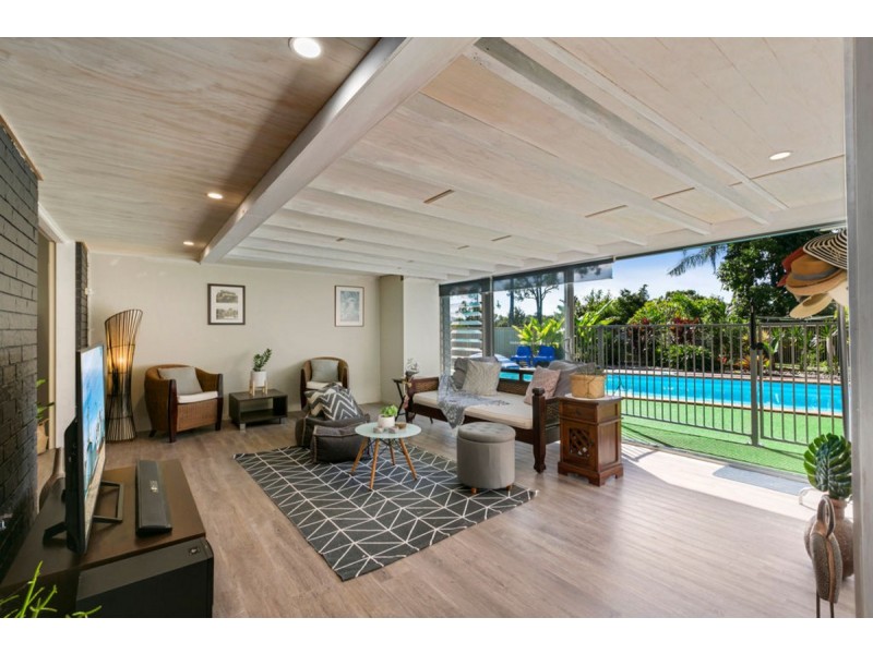 6 Issell Place, Highland Park QLD 4211