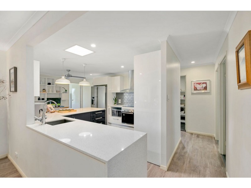 6 Issell Place, Highland Park QLD 4211