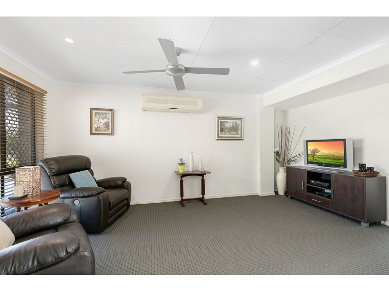 6 Issell Place, Highland Park QLD 4211