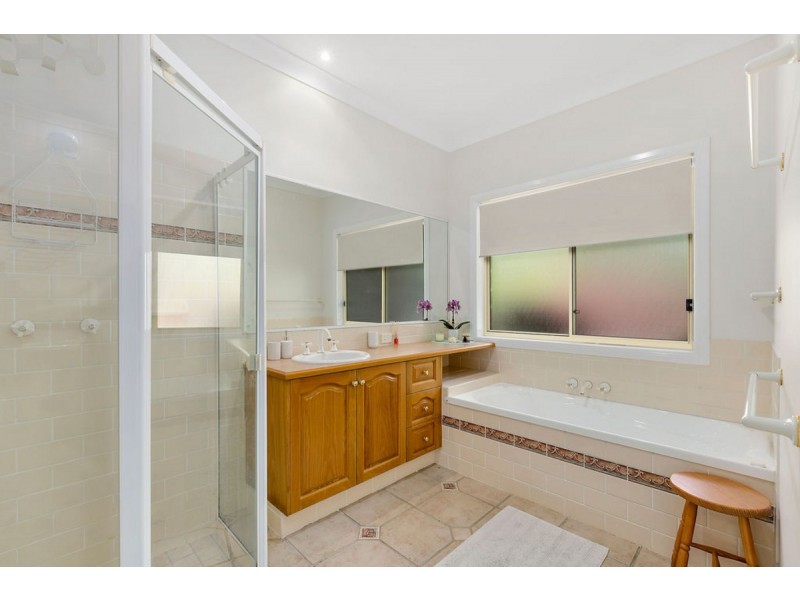 49 Birdlife Court, Nerang QLD 4211