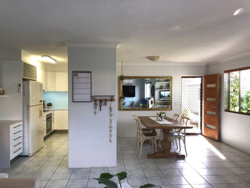 1/42 Oceanic Drive, Mermaid Waters QLD 4218