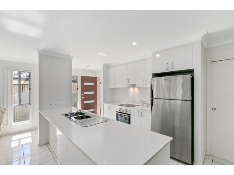 2/2 Chantrill Avenue, Nerang QLD 4211